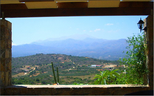 Blick von der kleinen Terrasse der Taverna